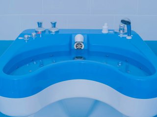 Ванна для рук «Истра-Р» может дополнительно оснащаться кранами для минеральной воды