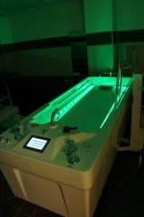 Система подсветки WaterLight, выполняющая функцию хромотерапии, включает в себя 32 светодиода