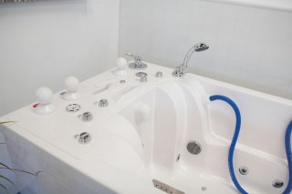 Ванна водолечебная "Ладога" с системой подводного душ-массажа