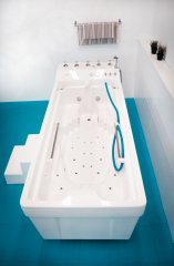 Гидромассажная ванна Гольфстрим (650/570 л) предназначена для подводного струйного душа-массажа