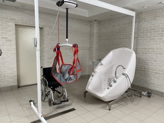 Система для подъема и перемещения  пациентов «Ассистент» и ванна поворотная "Неман"