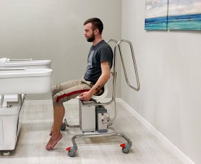 Подъемник для опускания пациента в ванну (для камерных ванн) доп. опция