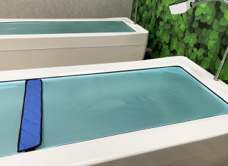 Ремень, фиксирующий для ног для ванны "Кватроджет" синего цвета